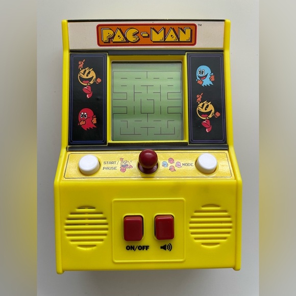 Vintage Handheld Electronic Pac-man Arcade - Battery Operated - Picture 4 of 7